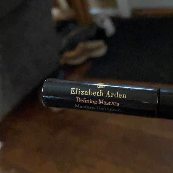 Mascara and eyeliner - Picture 4 of 4